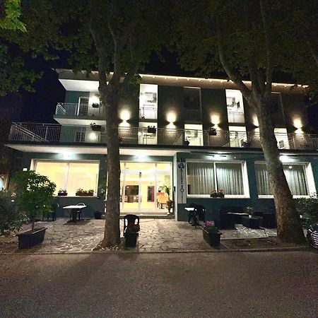 Blue Loft Hotel Cesenatico Exterior photo