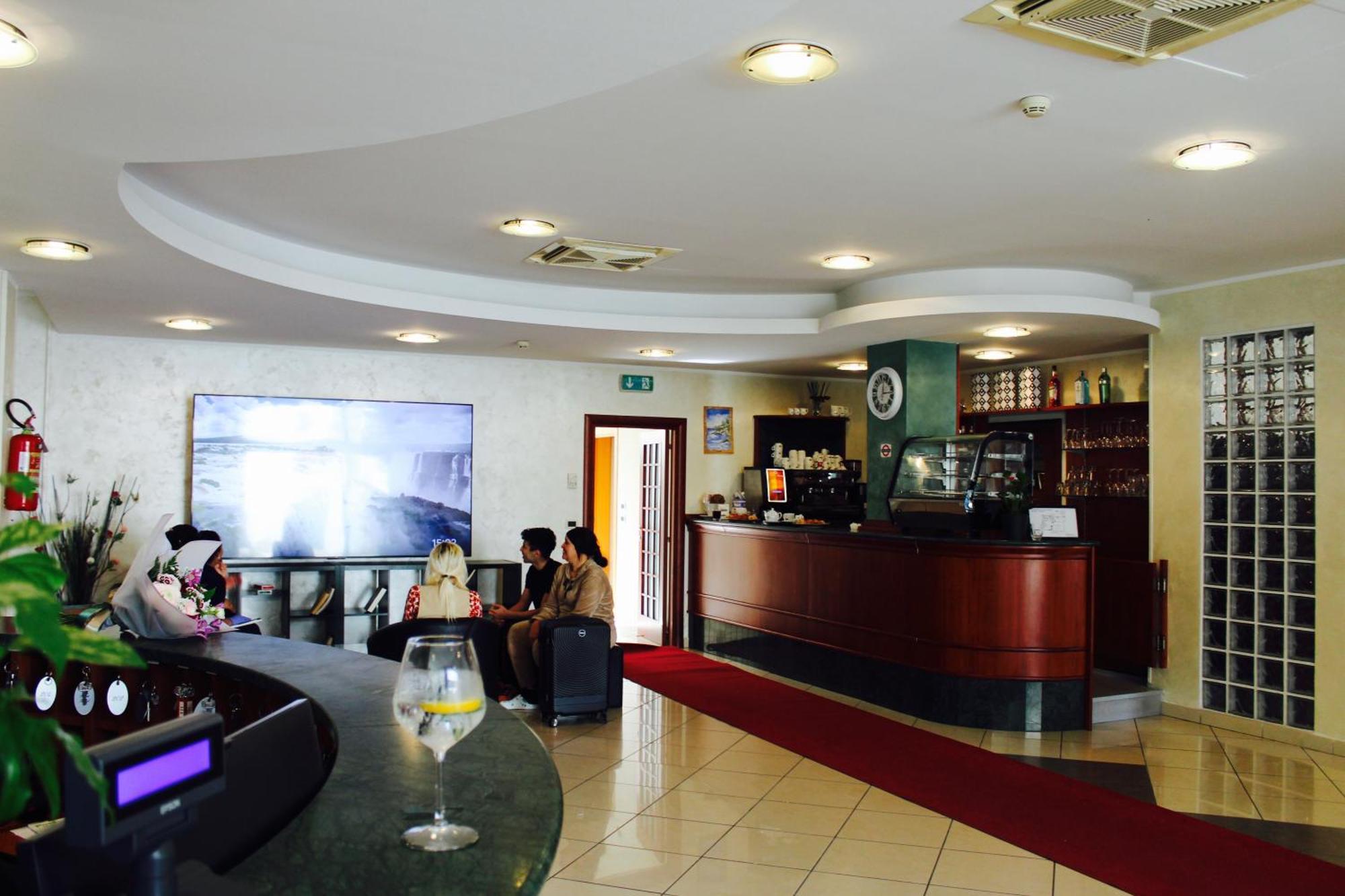 Blue Loft Hotel Cesenatico Exterior photo