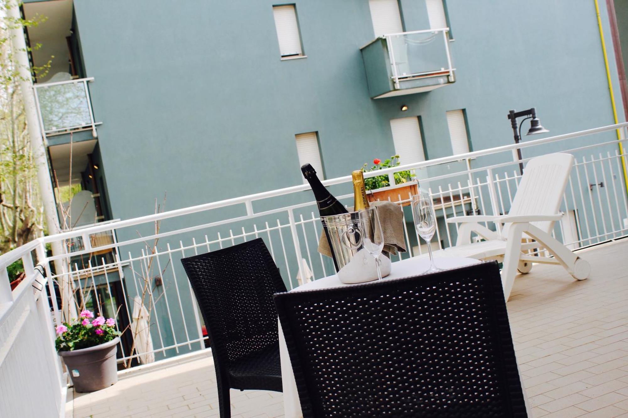 Blue Loft Hotel Cesenatico Exterior photo