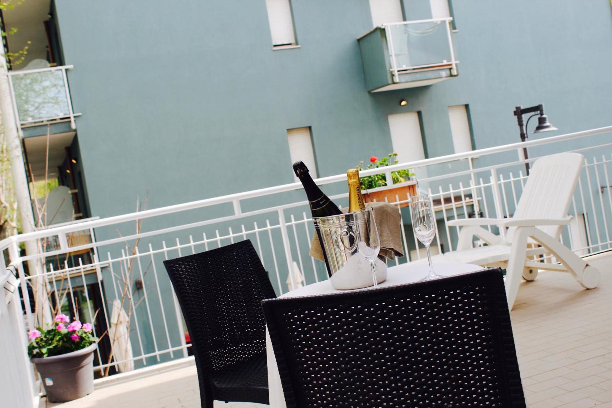Blue Loft Hotel Cesenatico Exterior photo