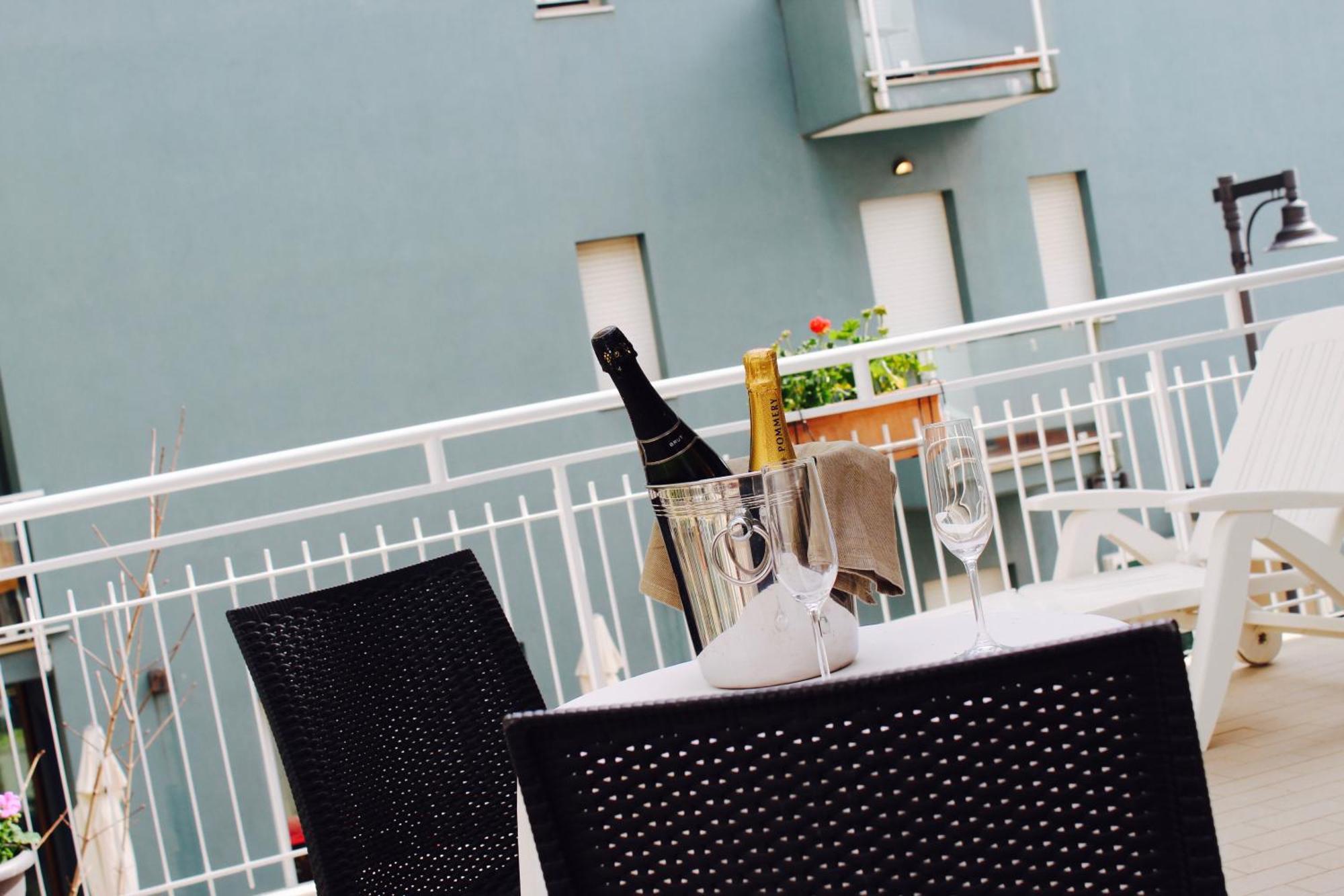 Blue Loft Hotel Cesenatico Exterior photo