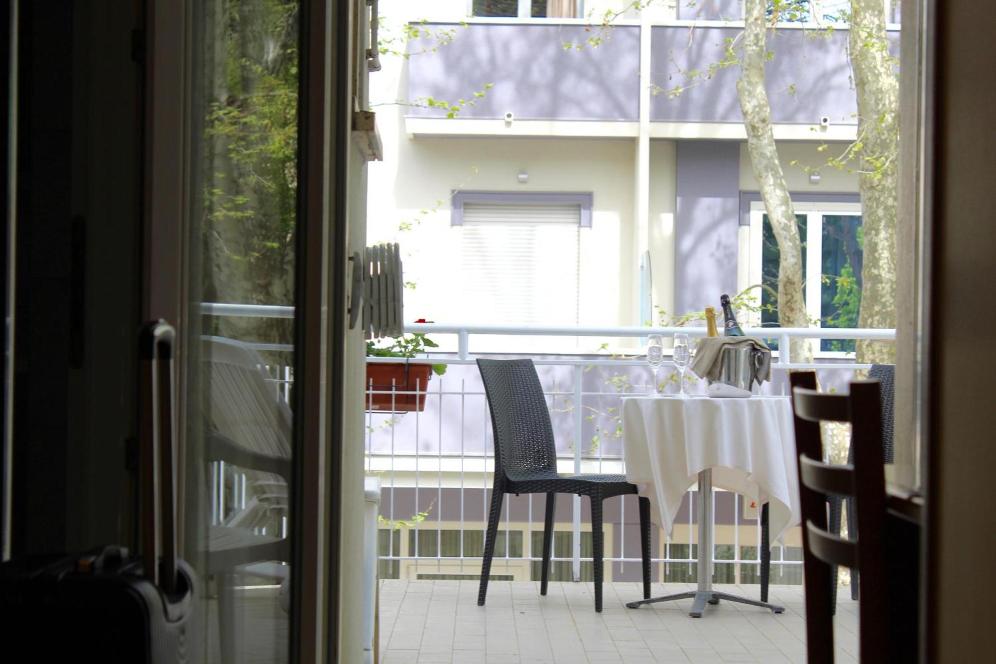 Blue Loft Hotel Cesenatico Exterior photo